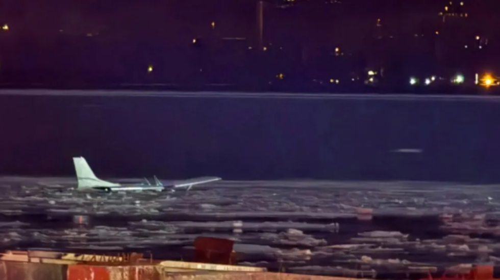 Lumi Hudson shërben sërish si pistë, një tjetër avion kryen ulje emergjence