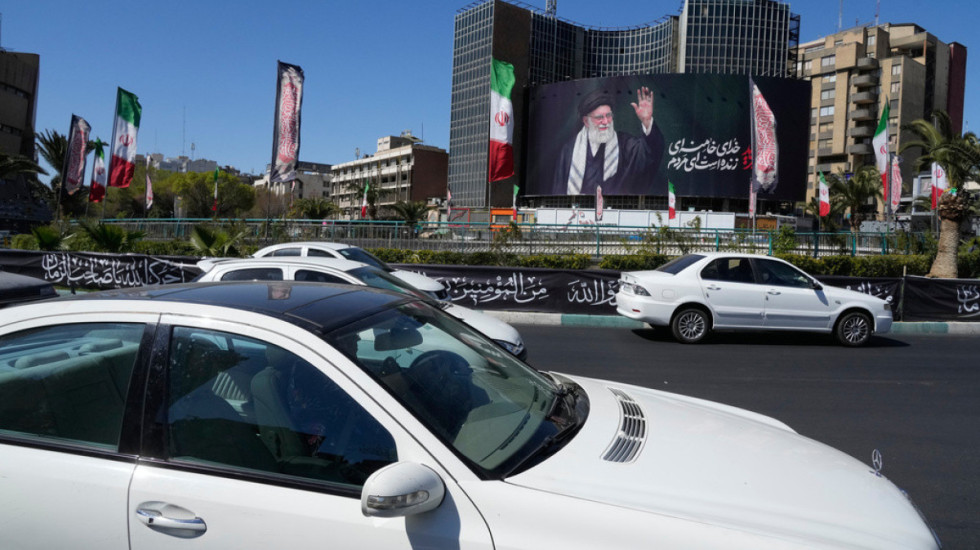Nis funerali i Khamenei, Izraeli paralajmëron se mund të vrasë pasardhësin e tij