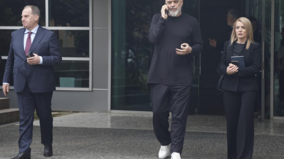 Një orë mbledhje me deputetët e Tiranës dhe zyrtarët e bashkisë, zbardhen porositë e Ramës