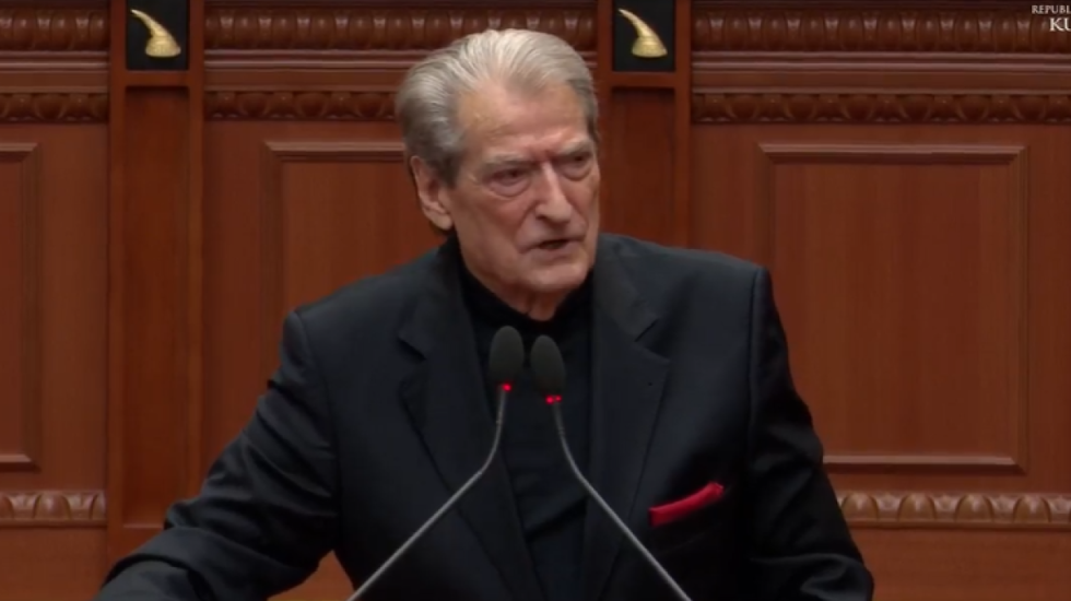 “Mirlindat e Lindat nuk po hetohen vetëm në Shqipëri”, Berisha-mazhorancës: Po bëni tradhti