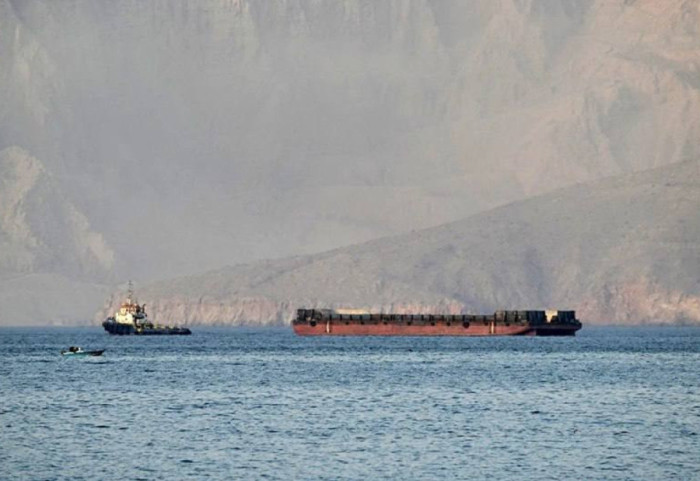 Rreth 1000 anijet e bllokuara në Ngushticën e Hormuzit vlejnë mbi 25 miliardë dollarë