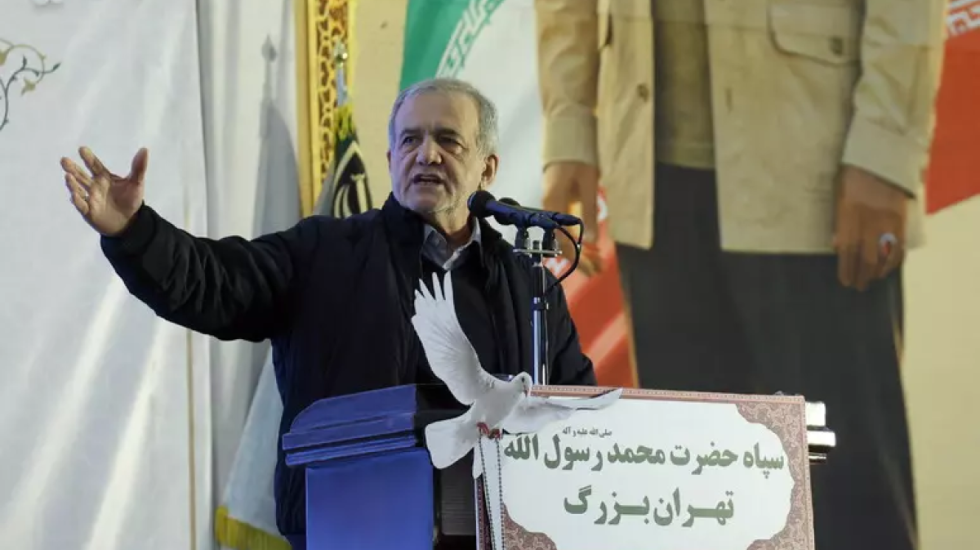 Macron telefonon presidentin e Iranit, Pezeshkian: E drejtë natyrore të mbrohemi nga pushtimi