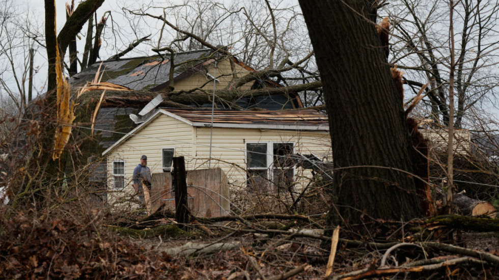Tornadot godasin Michiganin dhe Oklahomën, të paktën 6 viktima