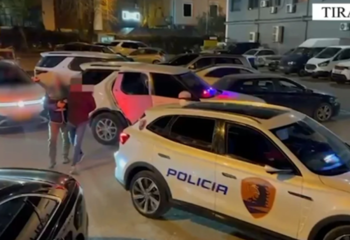 2500 euro për një emigrant të paligjshëm, policia arreston tre persona