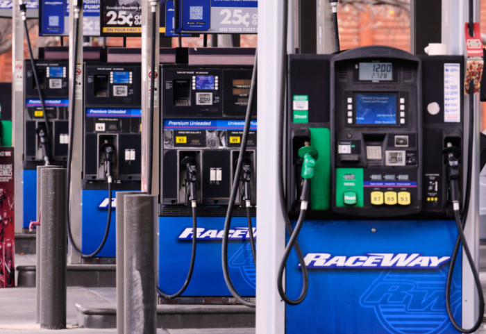 “Çmimi i naftës mund të arrijë në 200 dollarë për fuçi!”