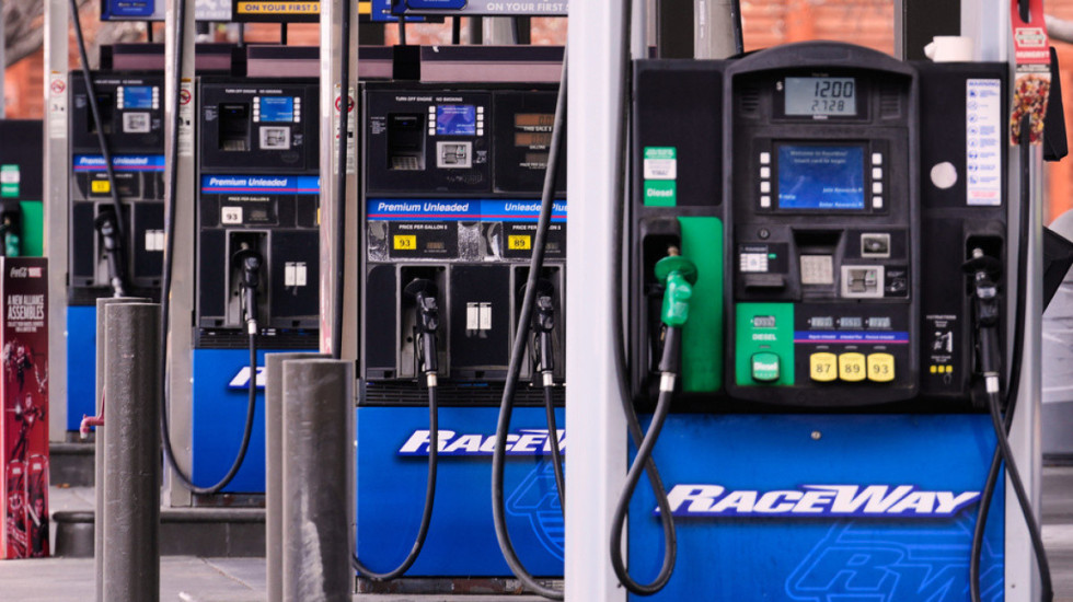 “Çmimi i naftës mund të arrijë në 200 dollarë për fuçi!”