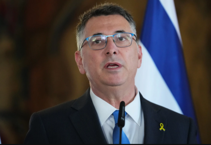 Shefi i diplomacisë izraelite flet për Newsmax: Lidership i jashtëzakonshëm i Trump-it