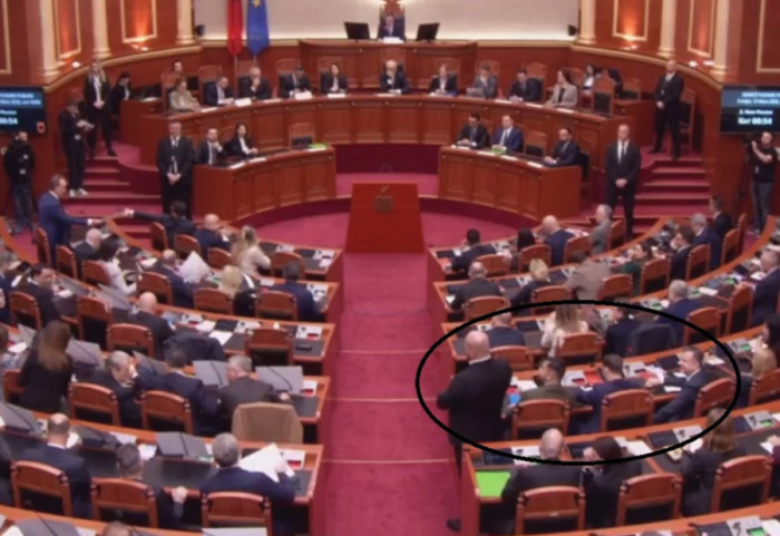 Taulant Balla me gardist në seancë, Noka i ankohet Peleshit