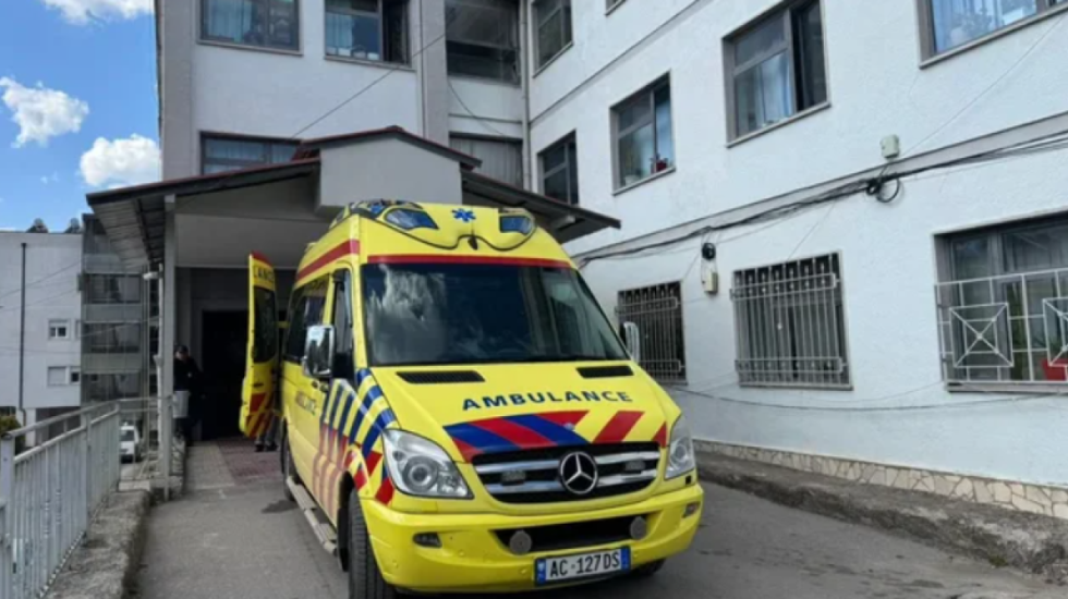 Dyshohet se nëna e la pa ushqyer, në gjendje të rëndë foshnja në Korçë