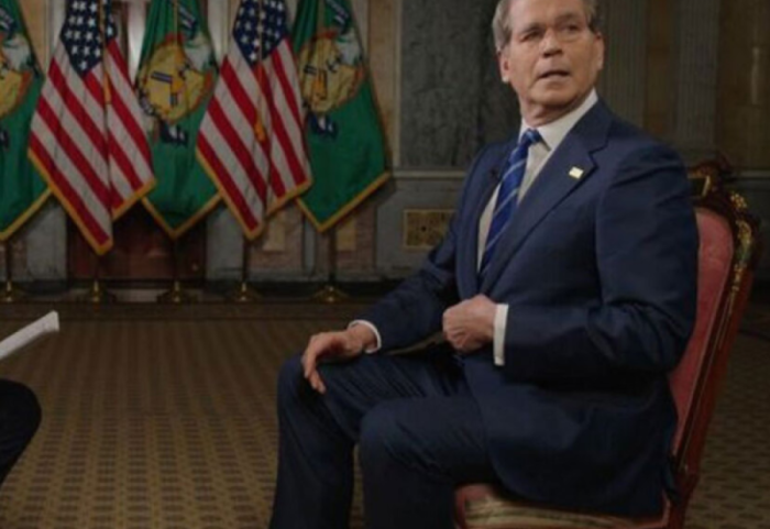 “Trump të do urgjentisht”, Sekretari i Thesarit ndërpret intervistën, kthehet me zë të dridhur pas 2 orësh