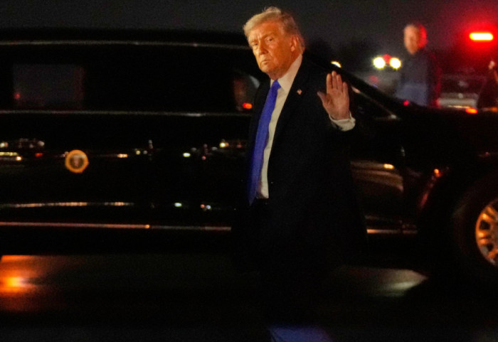 SHBA bombardon ishullin Kharg, Trump: Irani është plotësisht i mposhtur dhe po kërkon marrëveshje