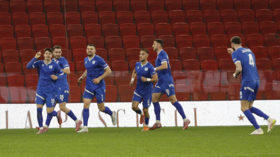 Dinamo zhytet në krizë, Teuta fiton në Air Albania