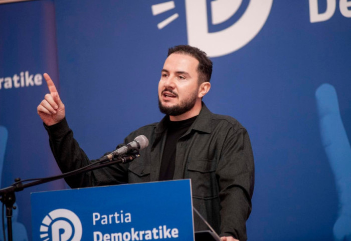 Salianji, takim me intelektualët në Tiranë: Shqipëria në deformim të thellë politik, përgjegjëse e gjithë klasa politike