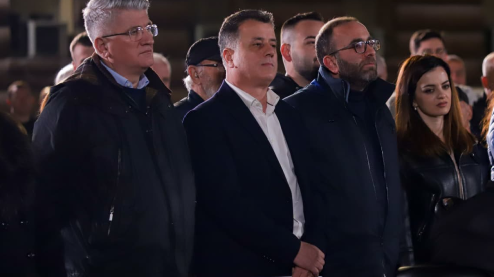 Ndodh për herë të parë, Sali Berisha mungon në Foltoren para Kryeministrisë