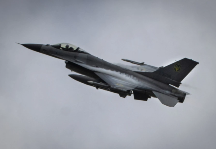 Droni misterioz mbi Rumani, ngrihen menjëherë në ajër dy avionë F-16