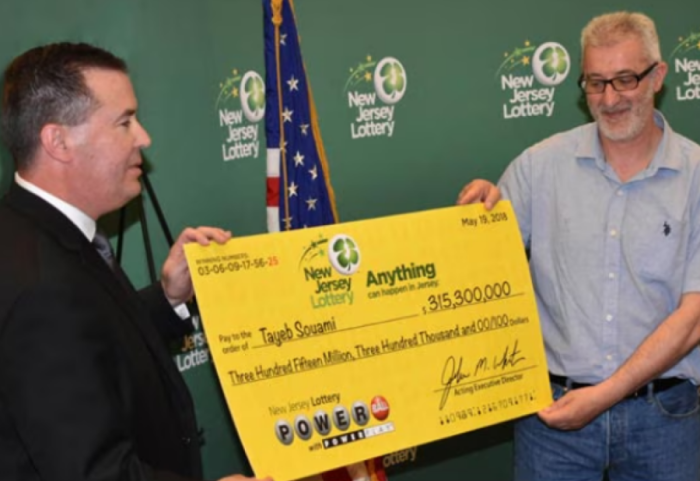 U nis për të larë makinën, zbuloi se kishte fituar lotarinë me vlerë 315 milionë dollarë