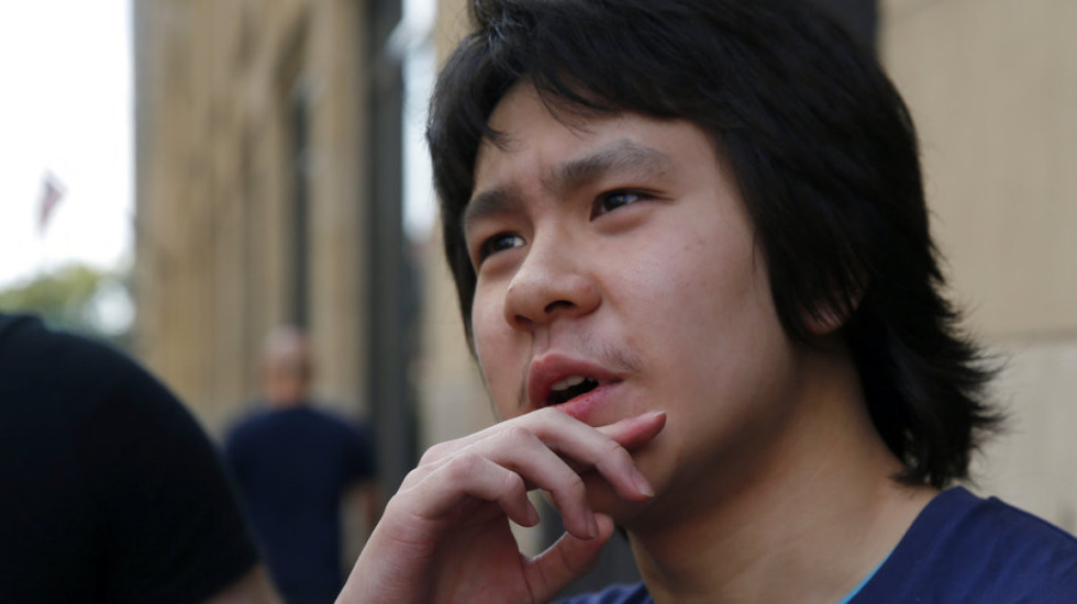 Kritikoi udhëheqësin themelues, SHBA-ja deporton vlogerin nga Singapori