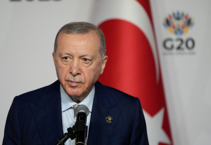 “Sulm frikacakësh”, Erdogan reagon për ngjarjen pranë konsullatës izraelite