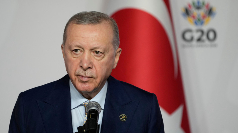 “Sulm frikacakësh”, Erdogan reagon për ngjarjen pranë konsullatës izraelite