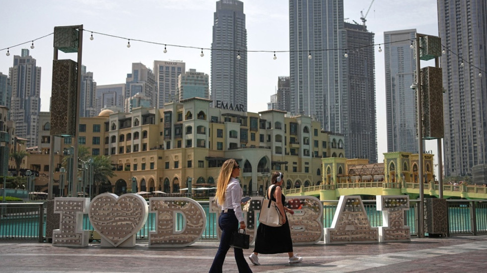 Kriza e ujit kërcënon Dubain, rezervat vetëm për 48 orë pas goditjeve energjetike