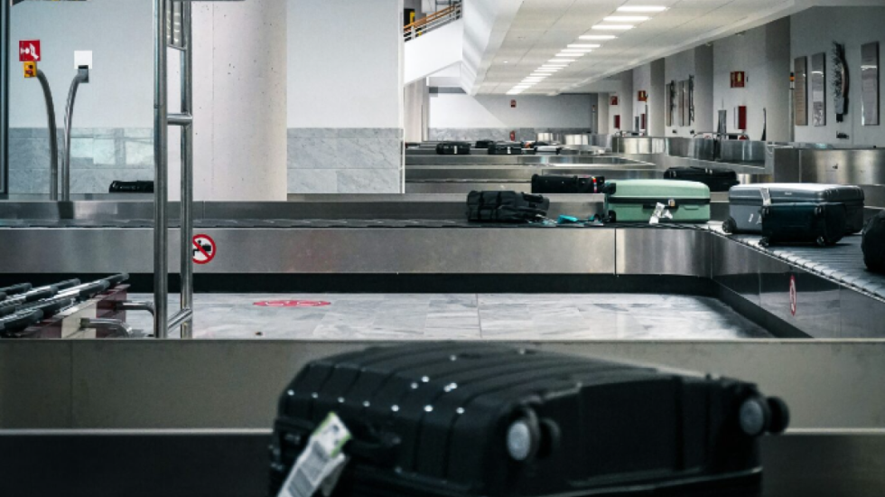 Gabimi me valixhen që pothuajse të gjithë e bëjmë në aeroport dhe na kushton shtrenjtë