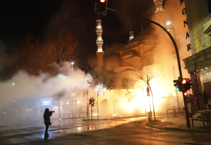 Gjykata lë të lirë 15 protestuesit e ndaluar më 22 mars