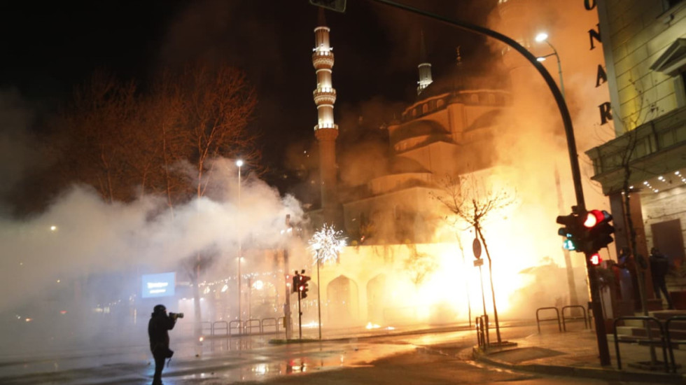 Gjykata lë të lirë 15 protestuesit e ndaluar më 22 mars