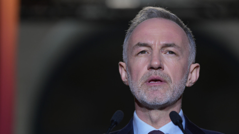 Socialistët e Francës mbajnë pushtetin në qytetet kryesore