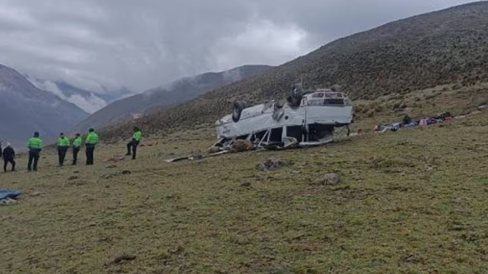 Autobusi me turistë “bie nga mali”, 9 të vdekur e 15 të plagosur
