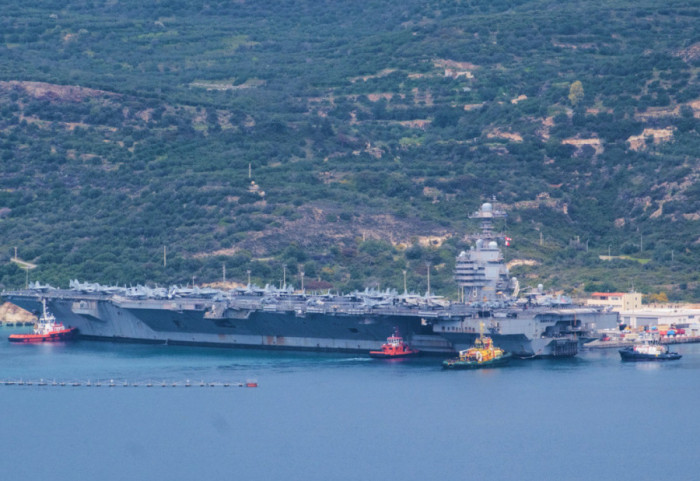 “Bisha” amerikane e deteve ankorohet në vendin fqinj, u dëmtua nga një zjarr gjatë misionit