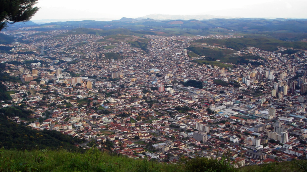 Qyteti i ndërtuar “brenda” një vullkani