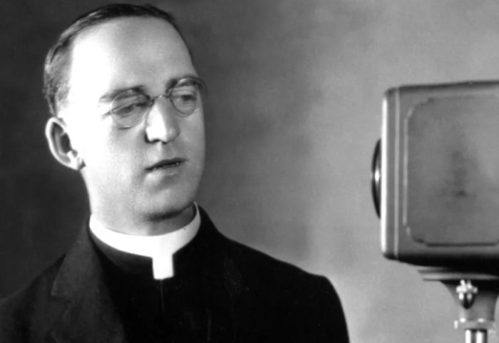 Prifti irlandez, jeta drejt shenjtërimit që frymëzoi filmin hollivudian