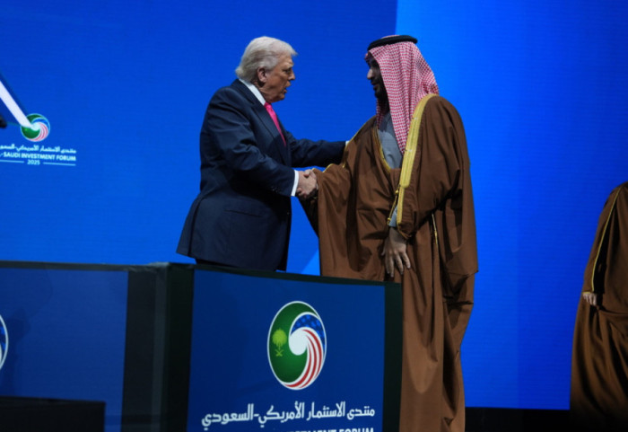 “Të shfrytëzojmë mundësinë”, Arabia Saudite nxit Trump të vijojë luftën me Iranin