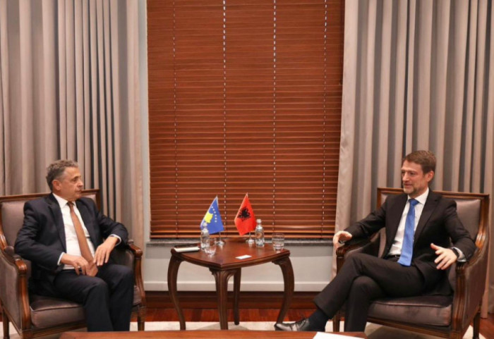 Hoxha takon ambasadorin e Kosovës: Përparësi e padiskutueshme e politikës së jashtme të Shqipërisë