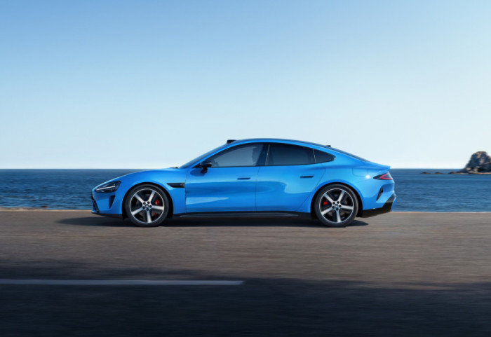 Bota në krizë nga nafta, makina elektrike thyen rekord shitjesh