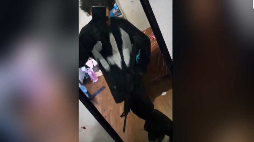 15-vjeçari vret dy mësuese, postoi foto me armë para sulmit