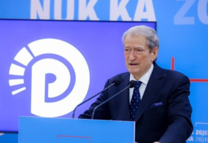 Çmimi i naftës “zgjon” PD-në, Berisha u shpall luftë oligopoleve në ekonominë shqiptare