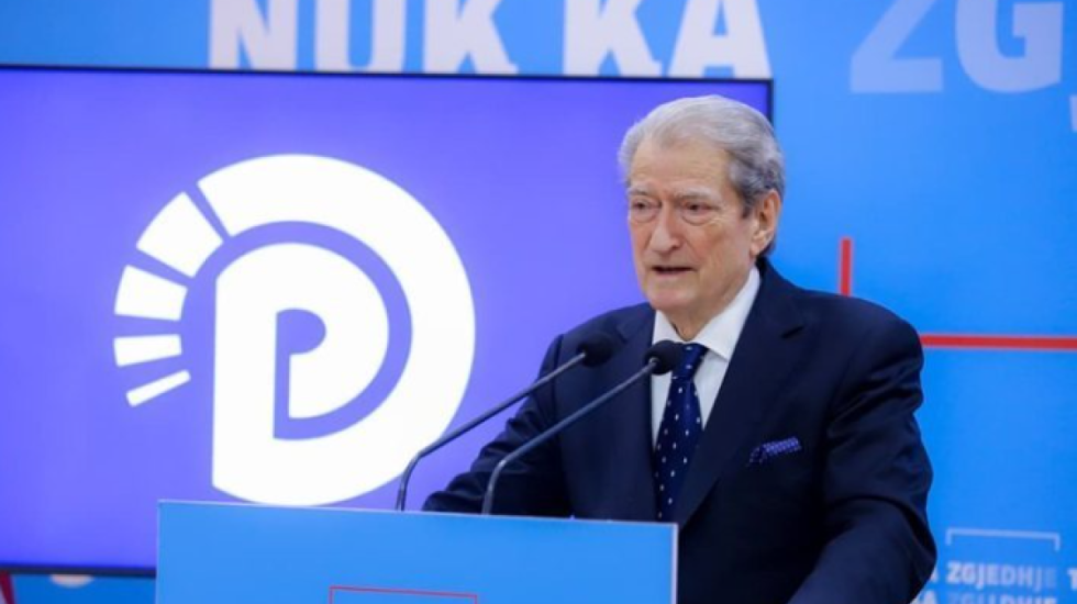 Çmimi i naftës “zgjon” PD-në, Berisha u shpall luftë oligopoleve në ekonominë shqiptare