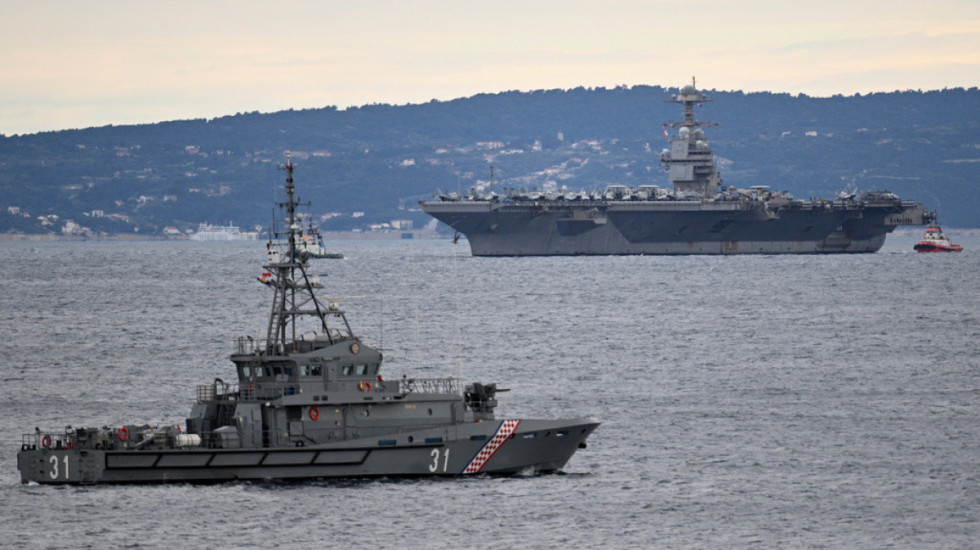 Pas zjarrit në bord e bllokimit të tualeteve, ‘bisha’ amerikane largohet nga lufta dhe ‘parkohet’ në Kroaci