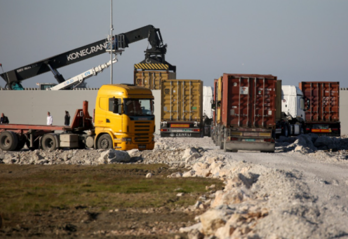 Zhvendosen mbetjet toksike në Durrës, 102 kontejnerët largohen nga Porto Romano