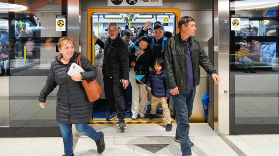 Rritja e çmimit të naftës, në Australi ofrohet falas transporti publik