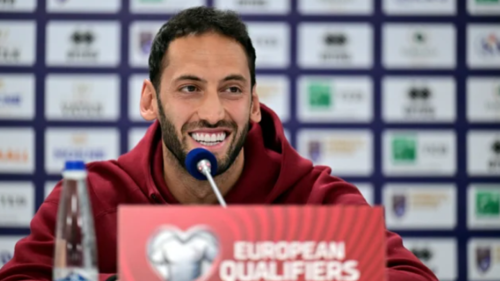 “Kam miq shqiptarë”, Çalhanoglu i trembet Kosovës: Vedati dhe Asllani janë të fortë para portës