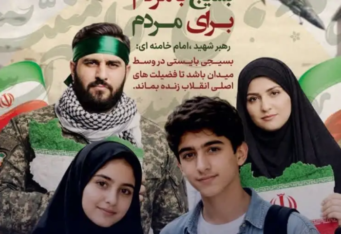 Alarm në Teheran: 12-vjeçarë të armatosur patrullojnë rrugët