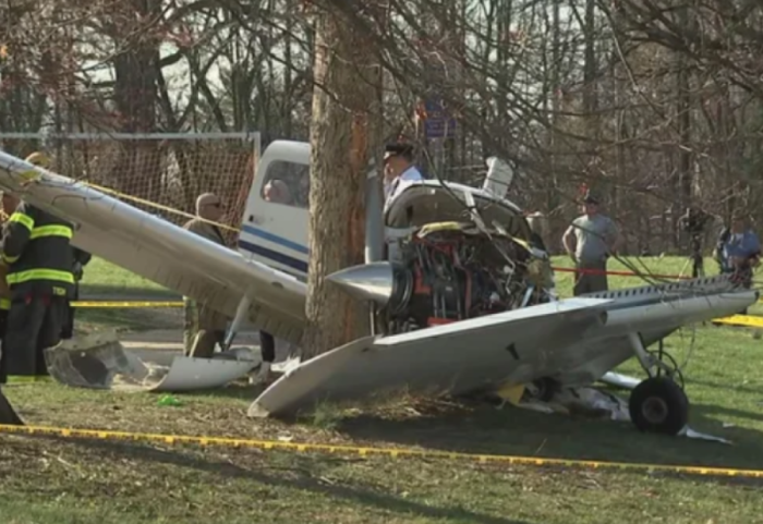 Avioni bie në mes të parkut, plagosen rëndë piloti dhe një pasagjer