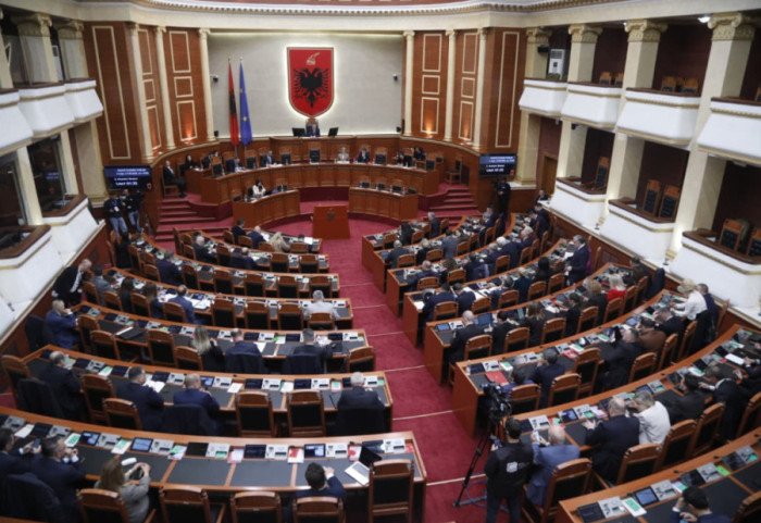 Maxhoranca rrëzon propozimin e PD për çmimin e naftës