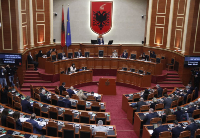 Nga interpelanca me ministrat tek komisionet hetimore, mblidhet sot Kuvendi