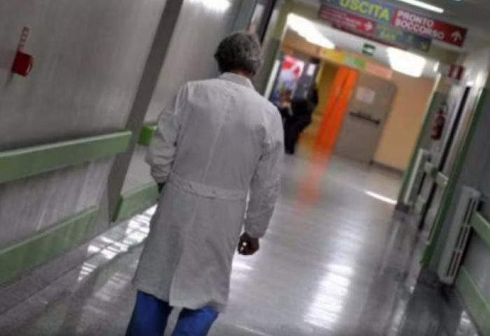 E sapolindura rezultoi pozitive me kokainë, gjykata i heq prindërve shtatë fëmijët