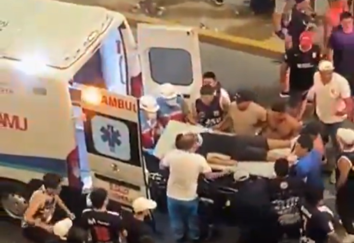 Tragjedi në stadiumin e Perusë, të paktën një i vdekur dhe dhjetëra të plagosur para derbit