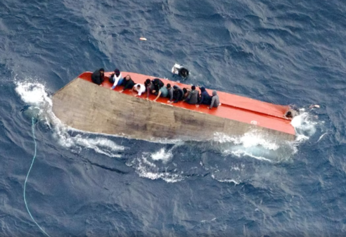 Pashkë e dhimbshme në Mesdhe, mbytet varka me emigrantë, 70 të zhdukur