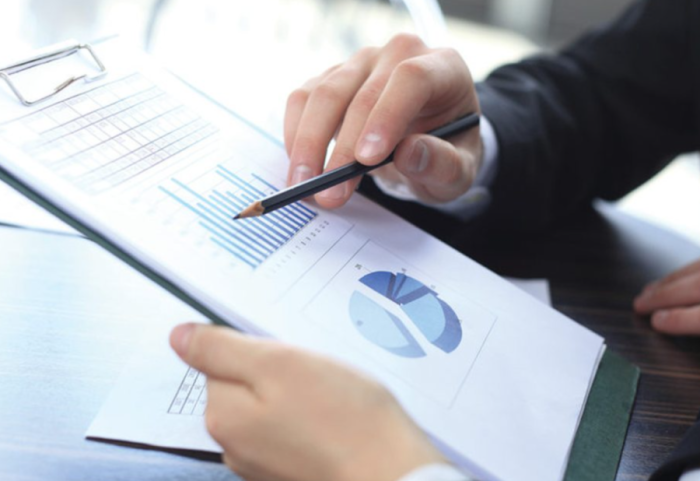 Edhe kapitali po “emigron”, investimet shqiptare jashtë vendit arritën rekord të ri në 2025